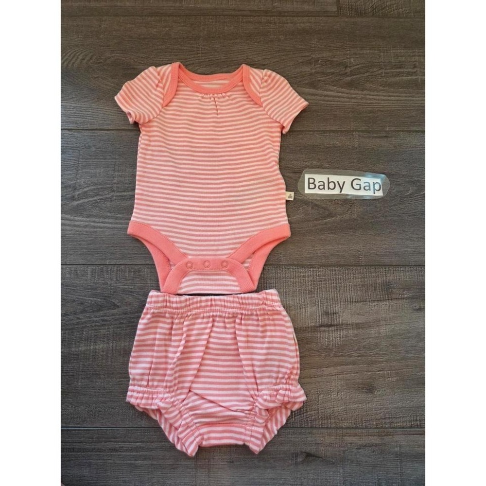 Baby gap outift size 3-6 mos